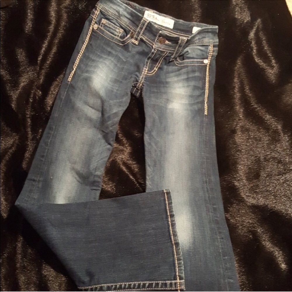 BKE Sabrina Distressed 25X31 1/2 Jeans LIKE NEW